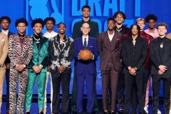 火箭队迎来杜兰特加盟，球星效应显著，全力冲击全联盟冠军